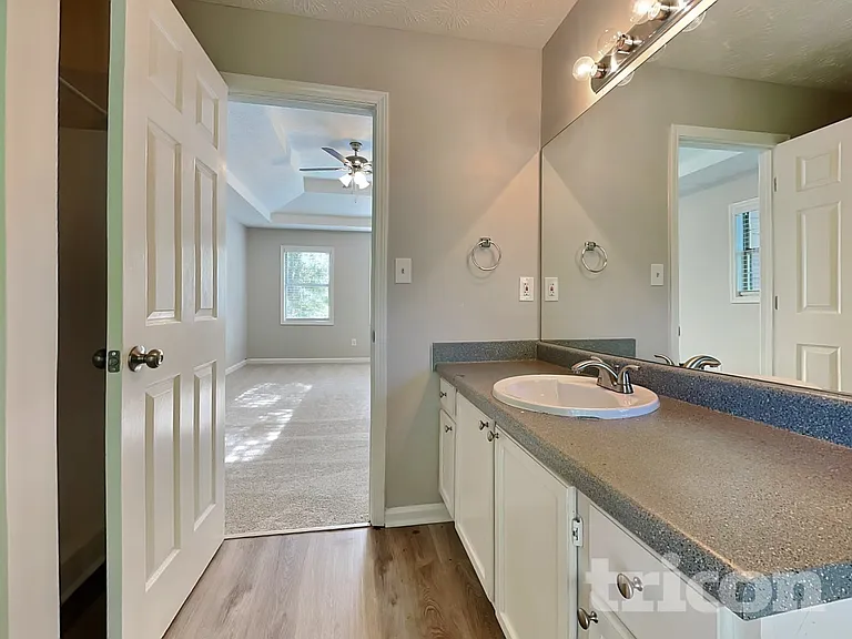 1110 Karastan Ct SW — Photo 8
