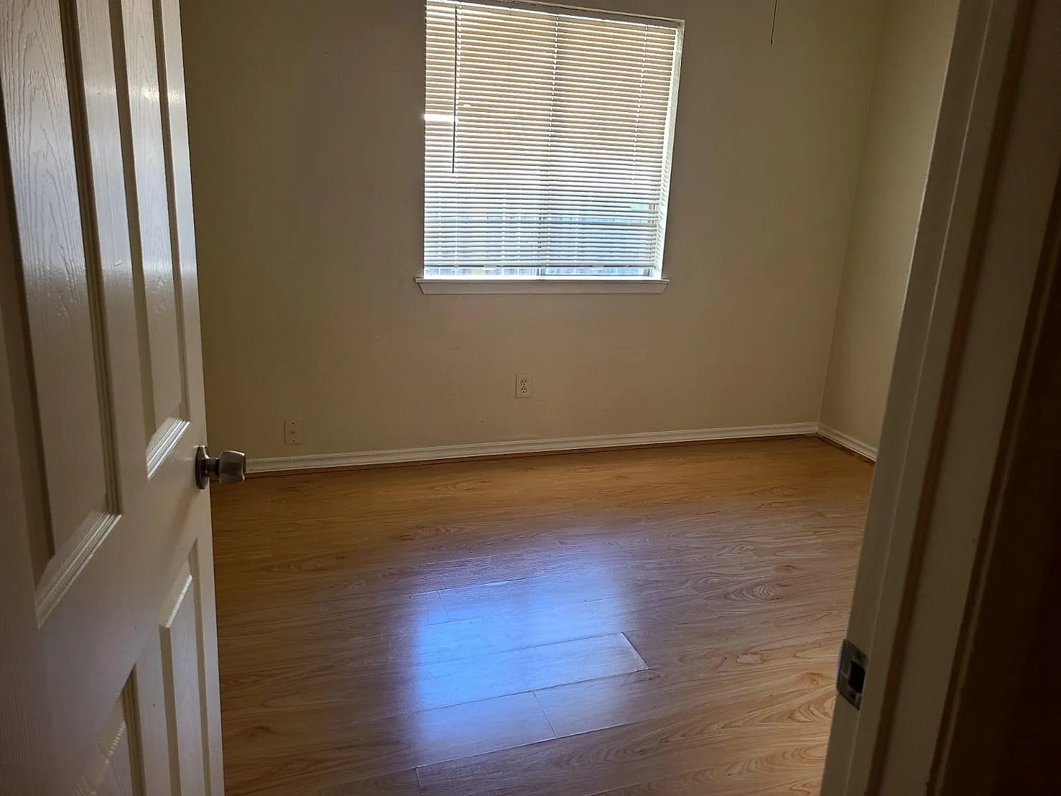 3 bed, 2.0 bath, 1551 sqft, $1,600 — Photo 2