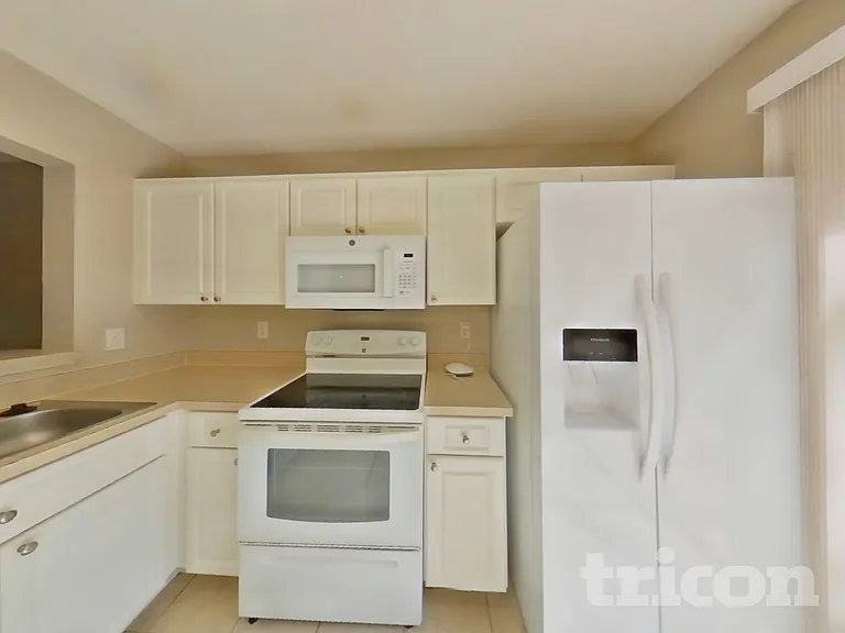 6739 Summer Haven Dr — Photo 8
