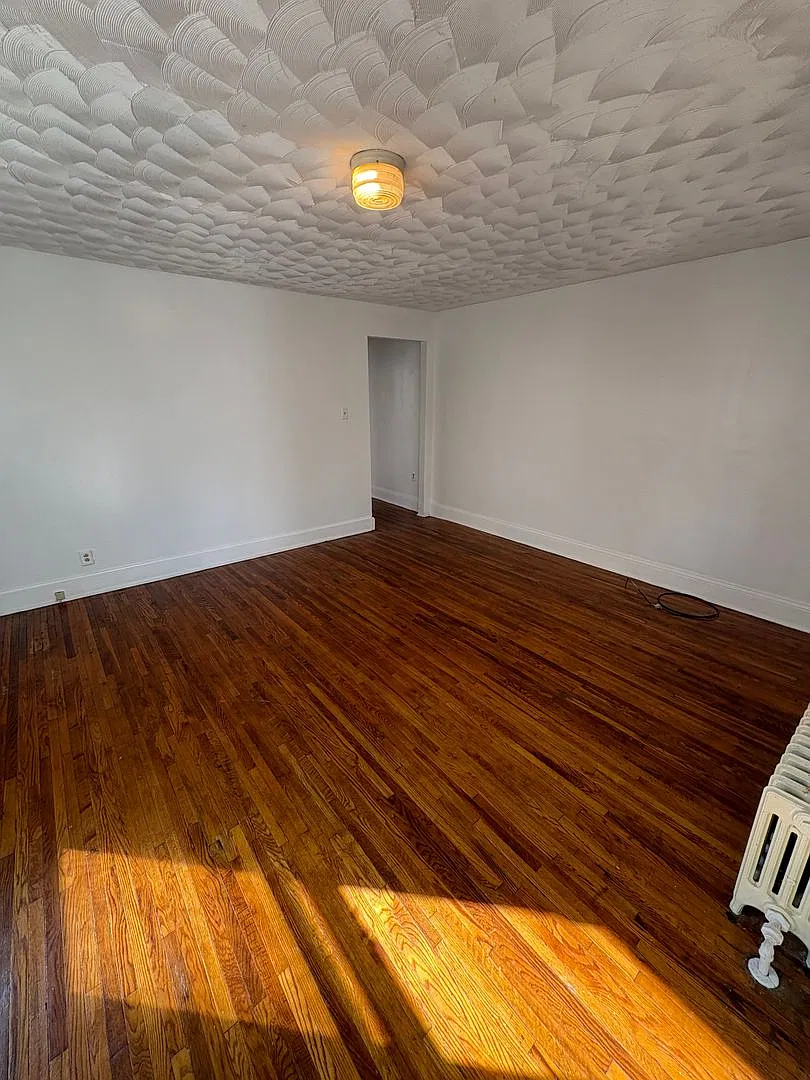 362 Fisher St — Photo 2