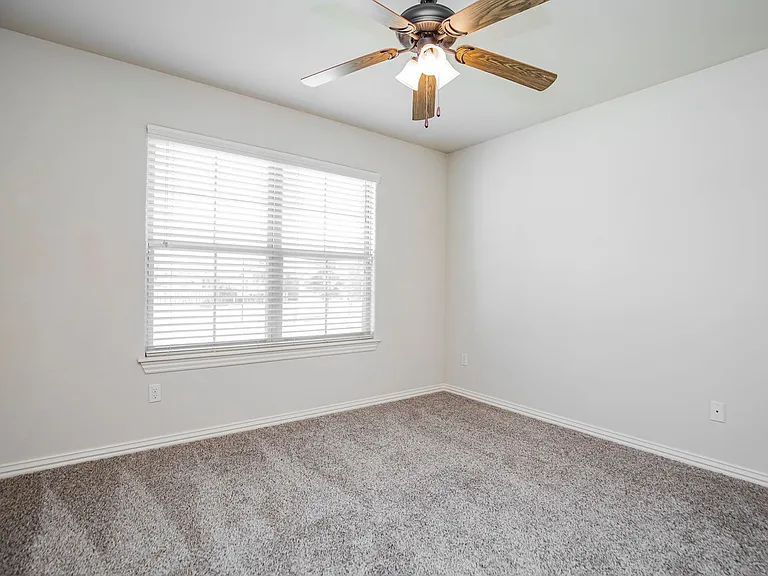 5319 Stockton Ave — Photo 10