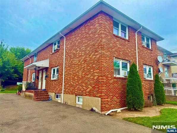 23 Strong Street, Wallington, NJ 07057