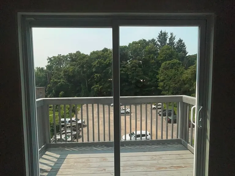 259-279-B56 Oakville Ave #1 — Photo 8