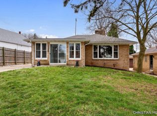 2008 Birch Dr NW, Grand Rapids, MI 49504