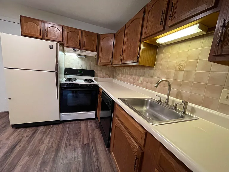 379 Huse Rd #8 — Photo 13