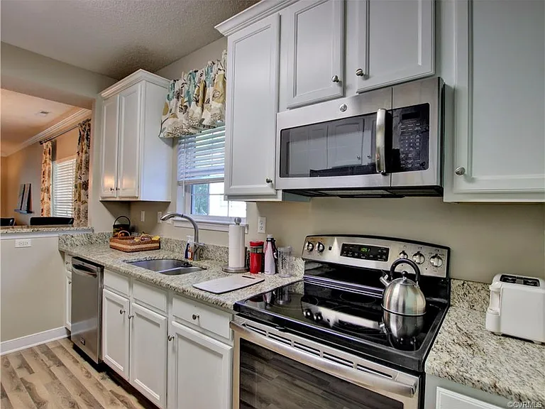 4706 Twin Hickory Lake Dr — Photo 28