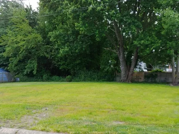 63 Day Avenue, Middletown, NJ 07748
