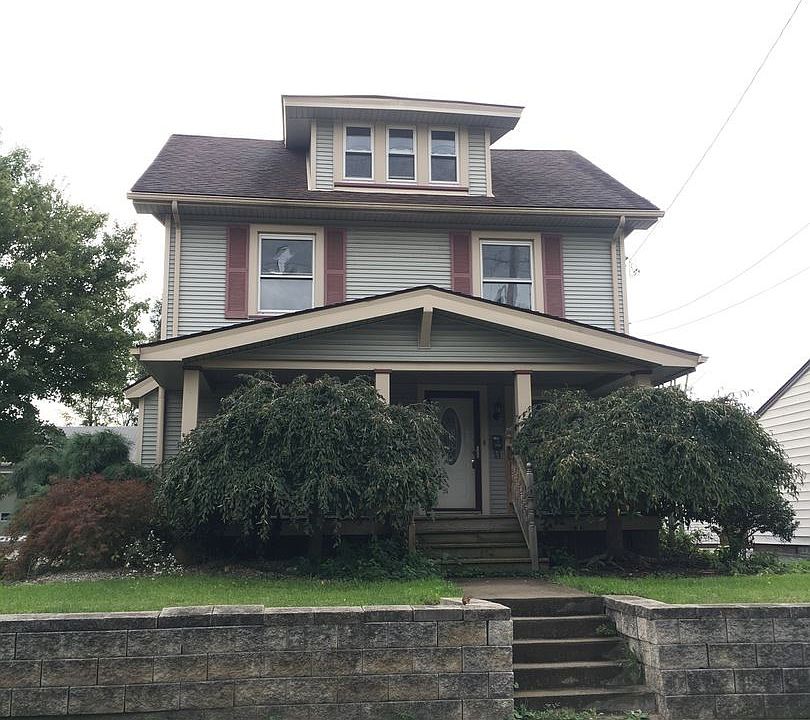 1st image of 255 E Howard St