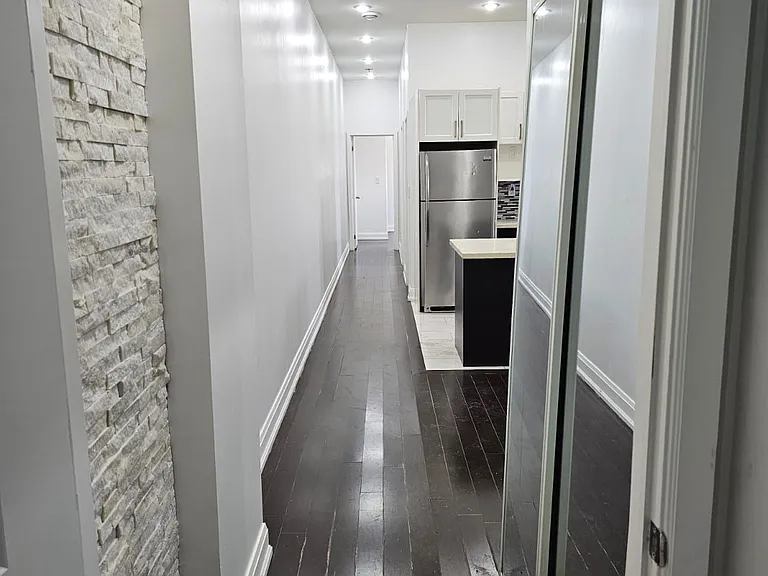 924 Danforth Ave #2 — Photo 1
