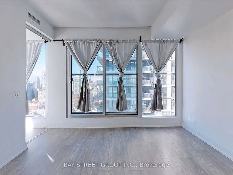 181 Dundas St E #4311 — Photo 8