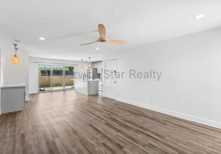 4950 N Miller Rd #104 — Photo 6