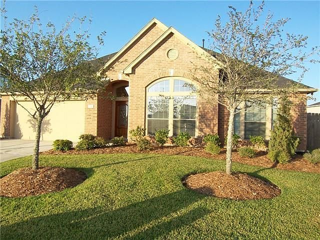 1st image of 28402 Spiceberry Dr