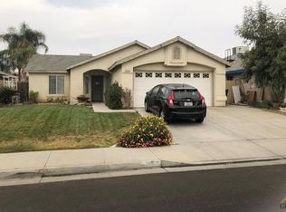 2215 Poplar Ave, Delano, CA 93215
