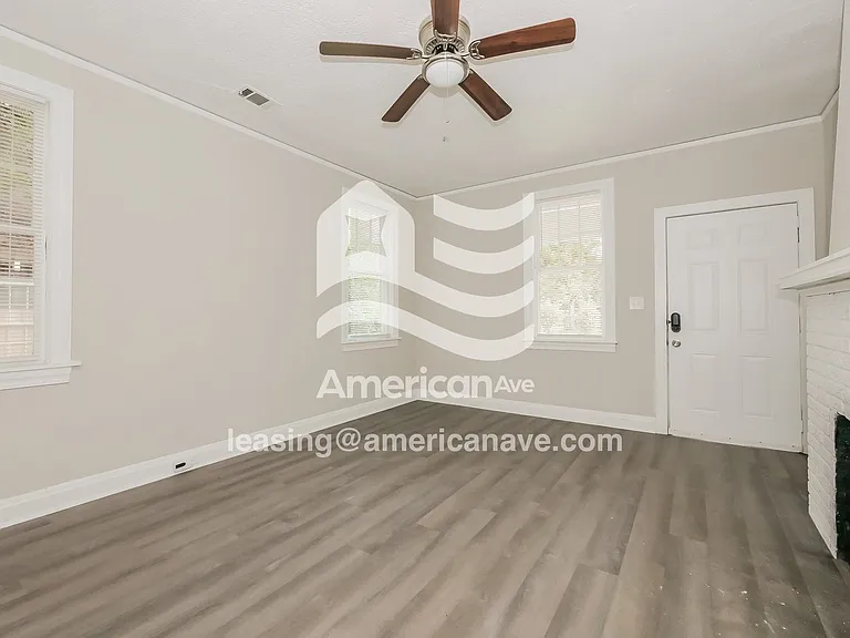 1709607_006_wm_-_living_room_13132515.jpg