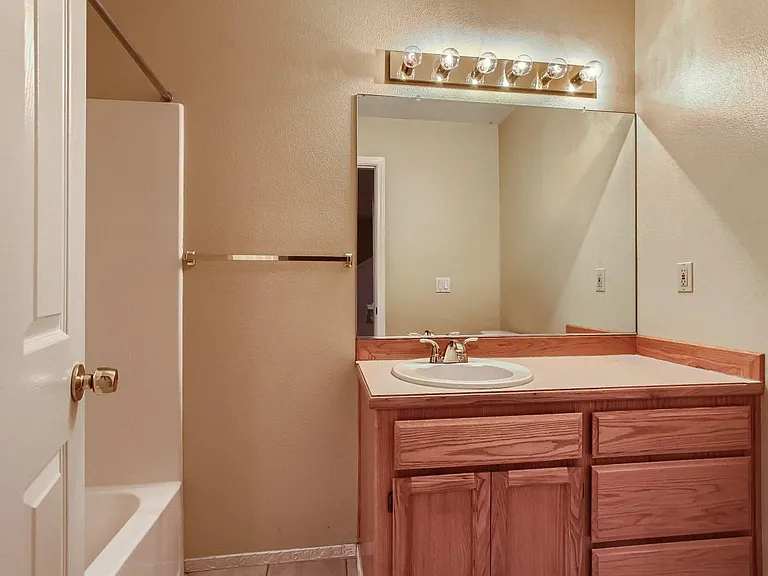 8363 SW Bonaventure Ln — Photo 6