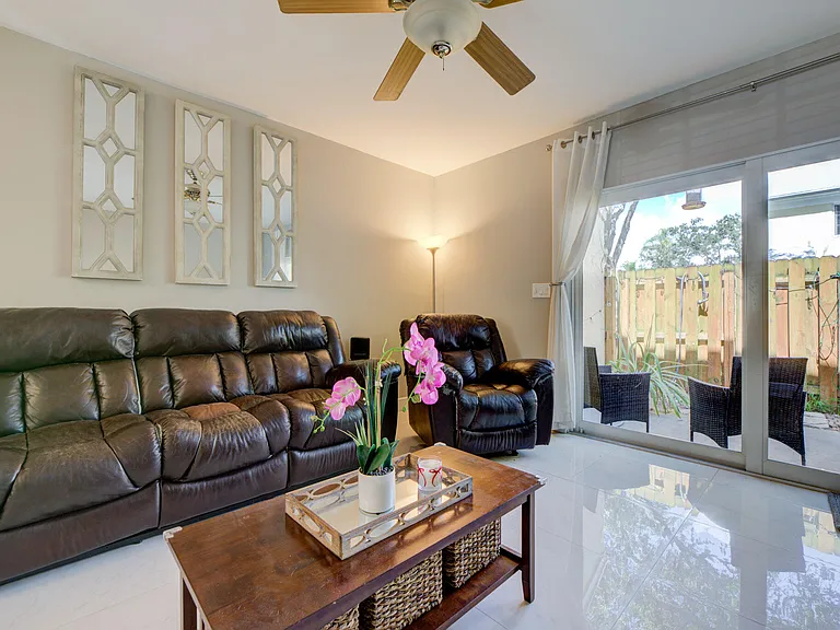 2900 Dorchester Ln #2900 — Photo 9