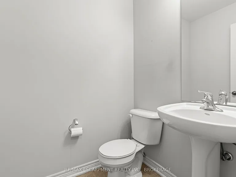 141 Winterberry Blvd #MAIN — Photo 15