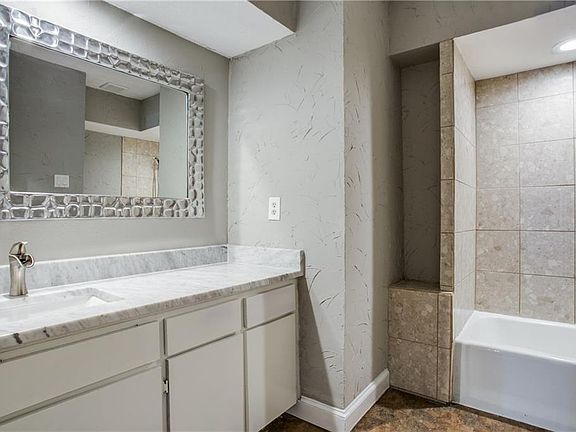 2nd image of 10102 Bettywood Ln