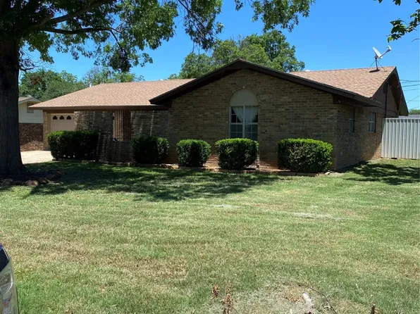 4410 Rosewood Dr, Brownwood, TX 76801