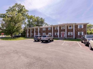 1704 Sadie Lane, Louisville, KY 40216
