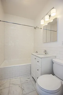 Rented by Domus Realty | media 14