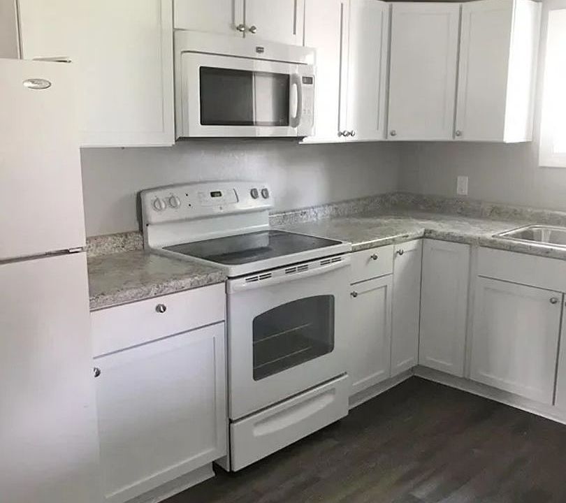 1st image of 1800 Loomis St