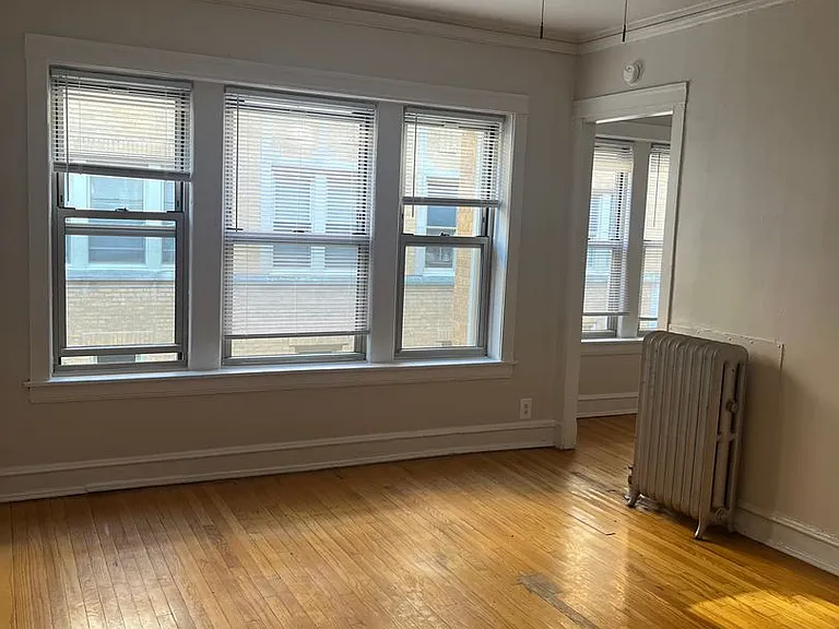 1357-67 W Greenleaf Ave — Photo 2