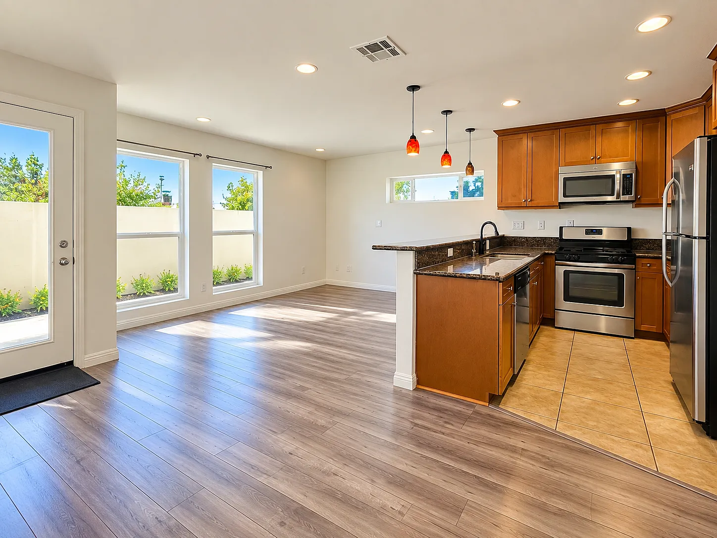 3 bed, 3.5 bath, 1805 sqft, $3,650 — Photo 2