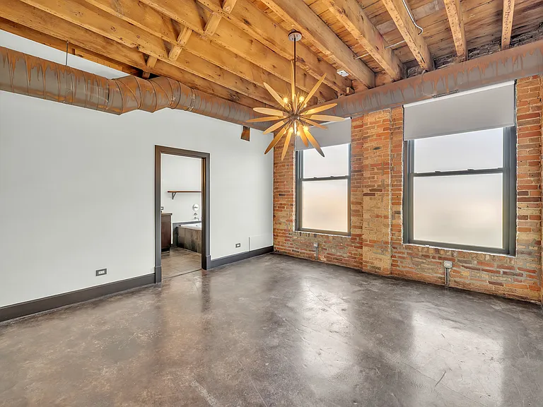 2419 W 14th St #2 — Photo 24