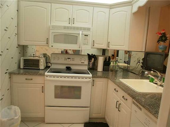 5th image of 6650 S Oriole Boulevard #202