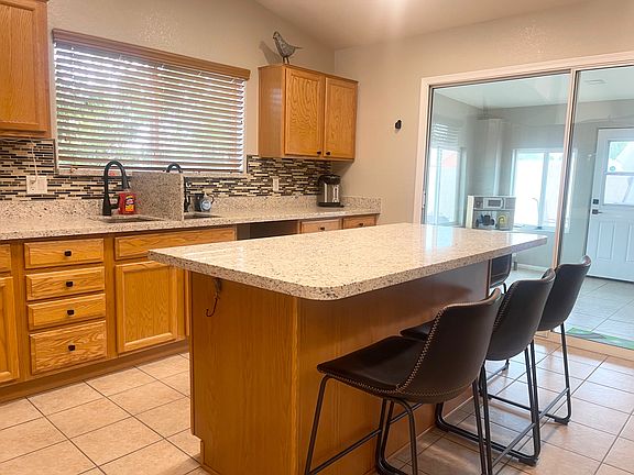 5th image of 1672 E Gardenia Ct