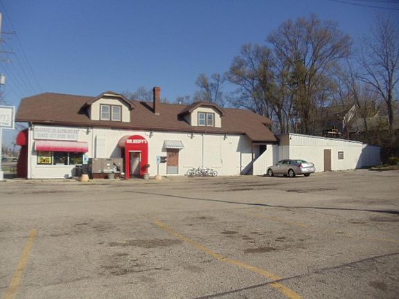 2nd image of 516 Northwest Hwy