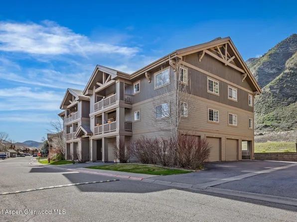 488 River View Dr Unit 407, New Castle, CO 81647