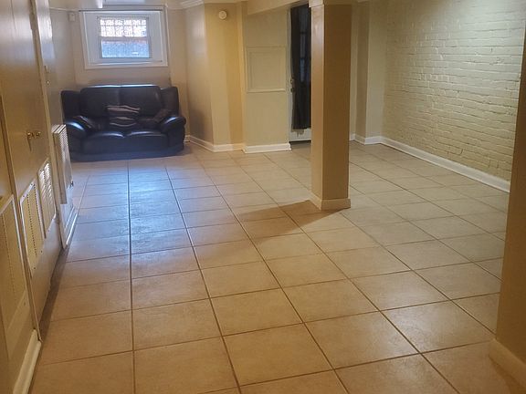 Living Room before furnishings