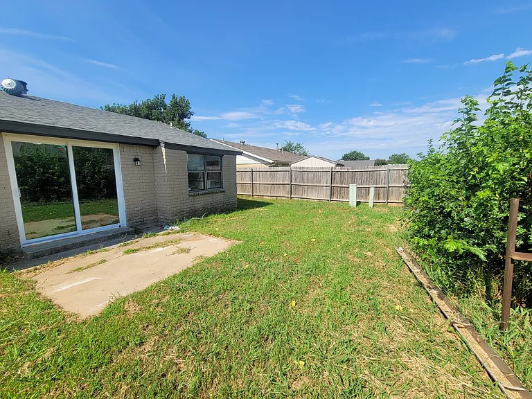 1109 SW 101st St — Photo 40
