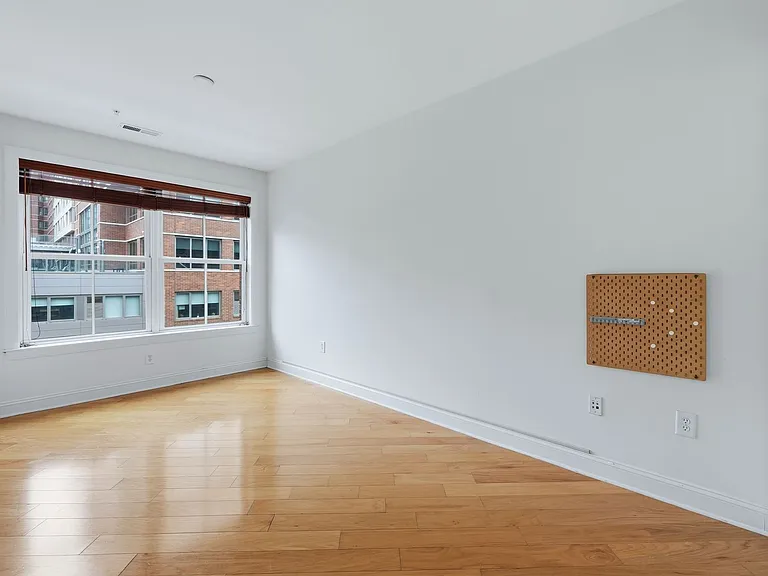 20 Avenue At Port Imperial #323 — Photo 9
