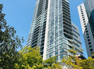 77 Mutual St #1806, Toronto, ON M5B 2A9