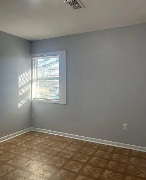 305 W Oak St — Photo 15