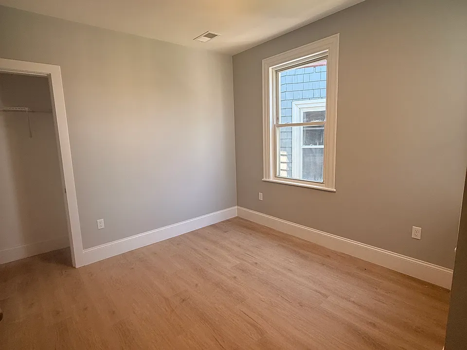 7 Thornley St #1