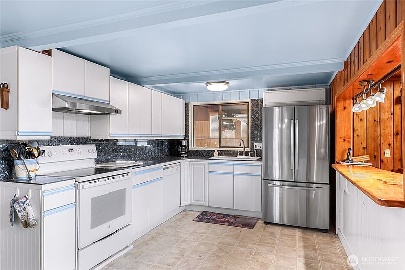 5th image of 8415 Donald Way