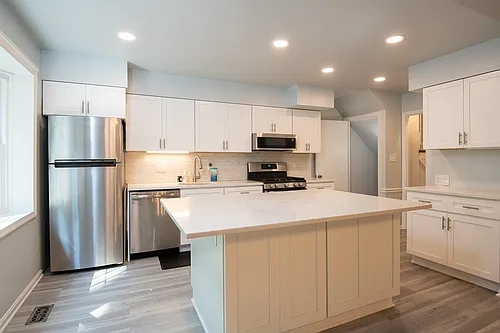 3202 Adams Ct Photo 1