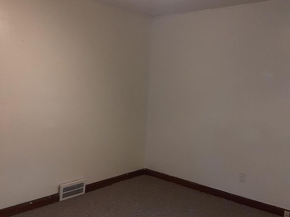 3rd image of 1623 Walnut Ave