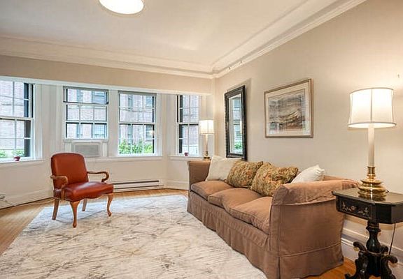 3rd image of 988 Memorial Dr APT 187