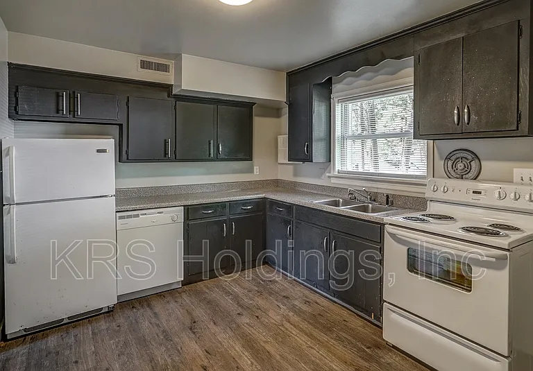 5423 Remuda Dr #2 — Photo 8