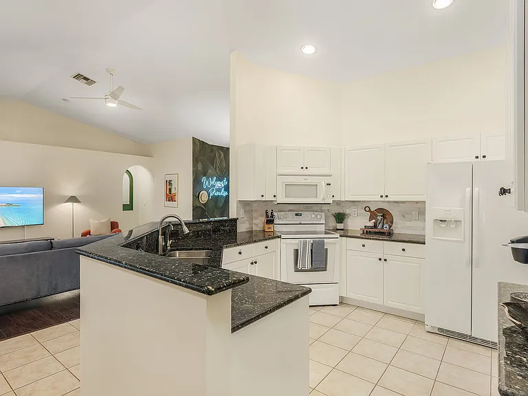 3015 SW 9th Ave — Photo 26