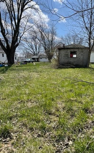 2nd image of 467 Florence Ave