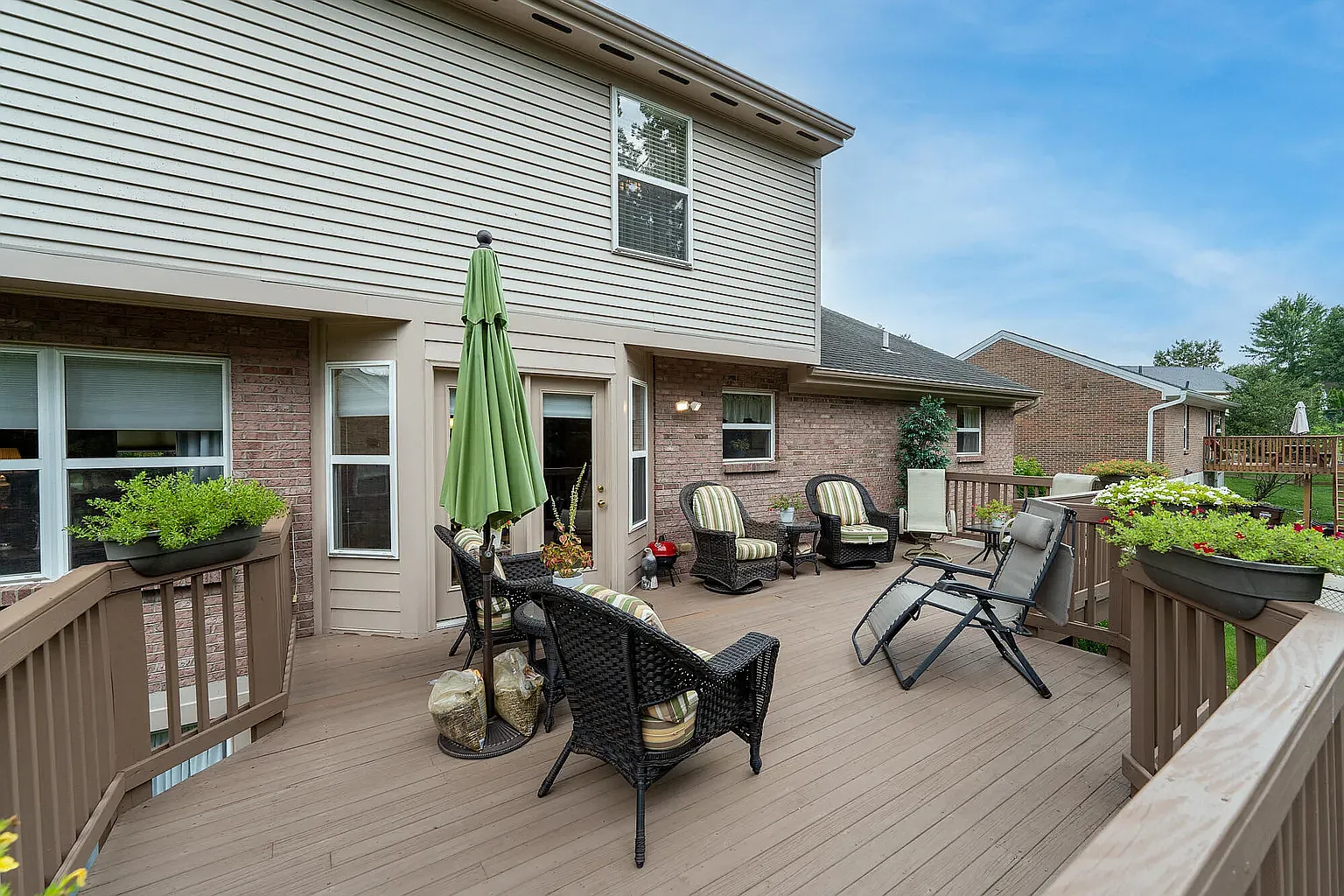3 bed, 1696 sqft, $2,350 — Photo 2