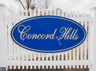 90 Victoria Dr, Aston, PA