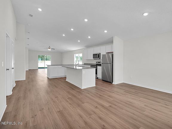 4th image of 6912 MYRTLE OAK Road