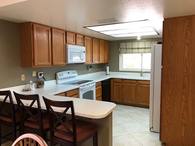 Large & Inviting Home in Leisure World. A 45+ Active Adult Resort Community Available May through... — Photo 4